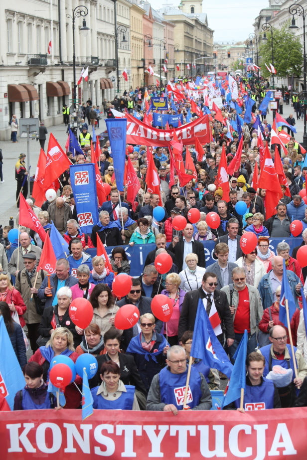 Demonstracja z okazji Święta Pracy i 12. rocznicy wejścia Polski do UE Leszek Szymański
