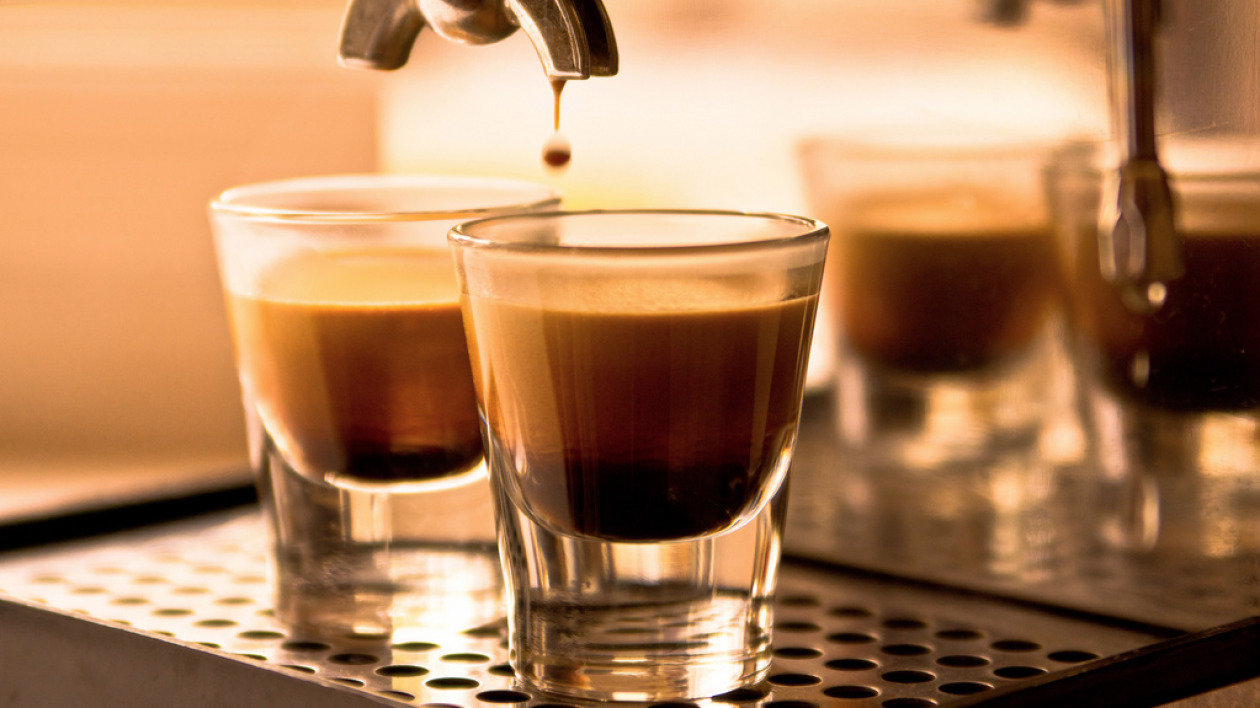 Uprzejmi płacą mniej. "Un cafe, por favor"